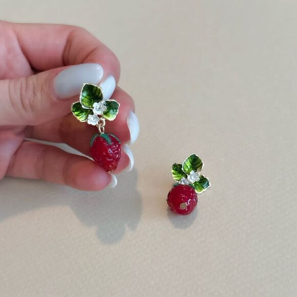 Strawberry Drop Earrings N1475 - Picture 6 of 6